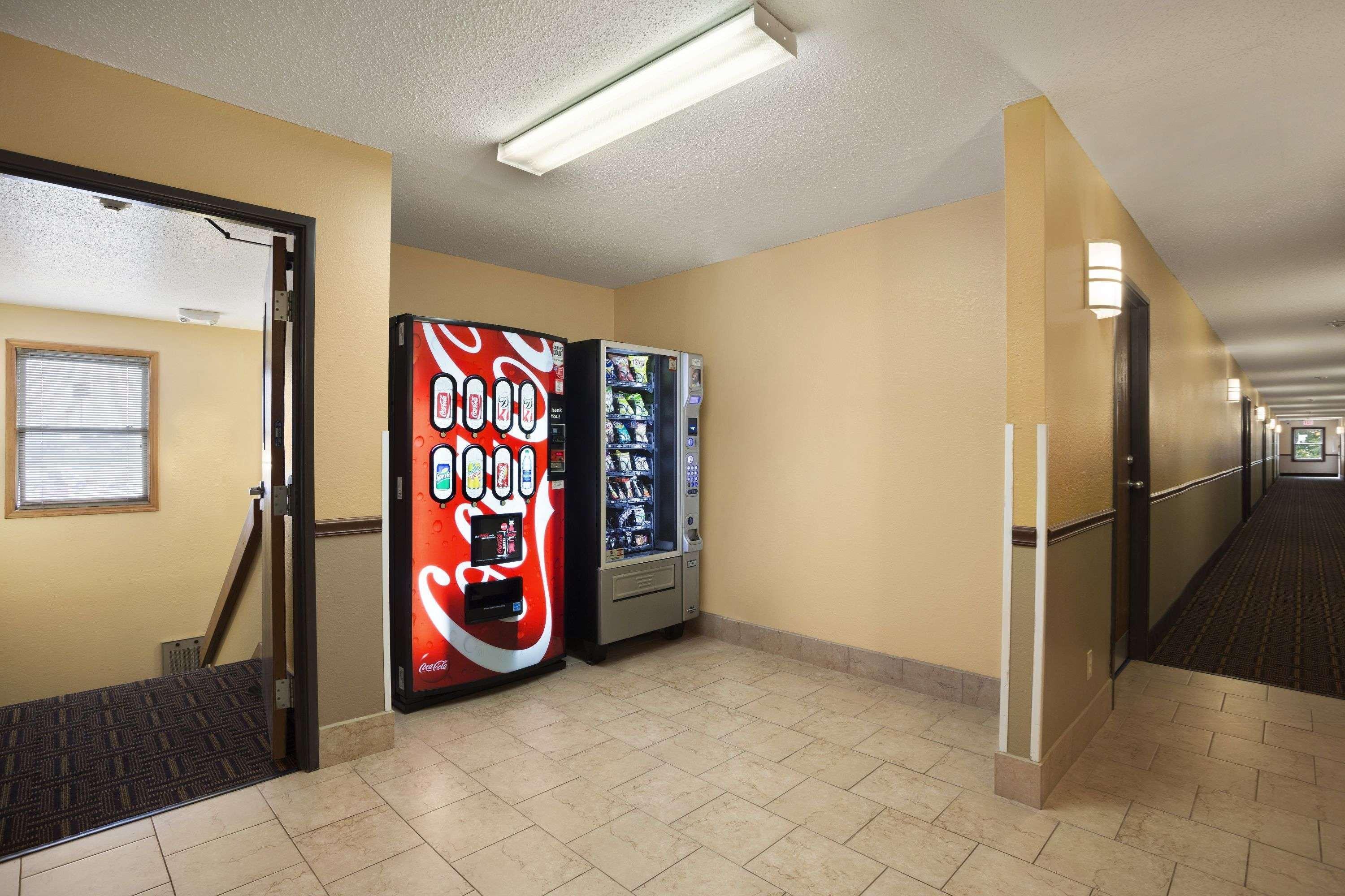 Hotel Super 8 By Wyndham Mattoon Esterno foto