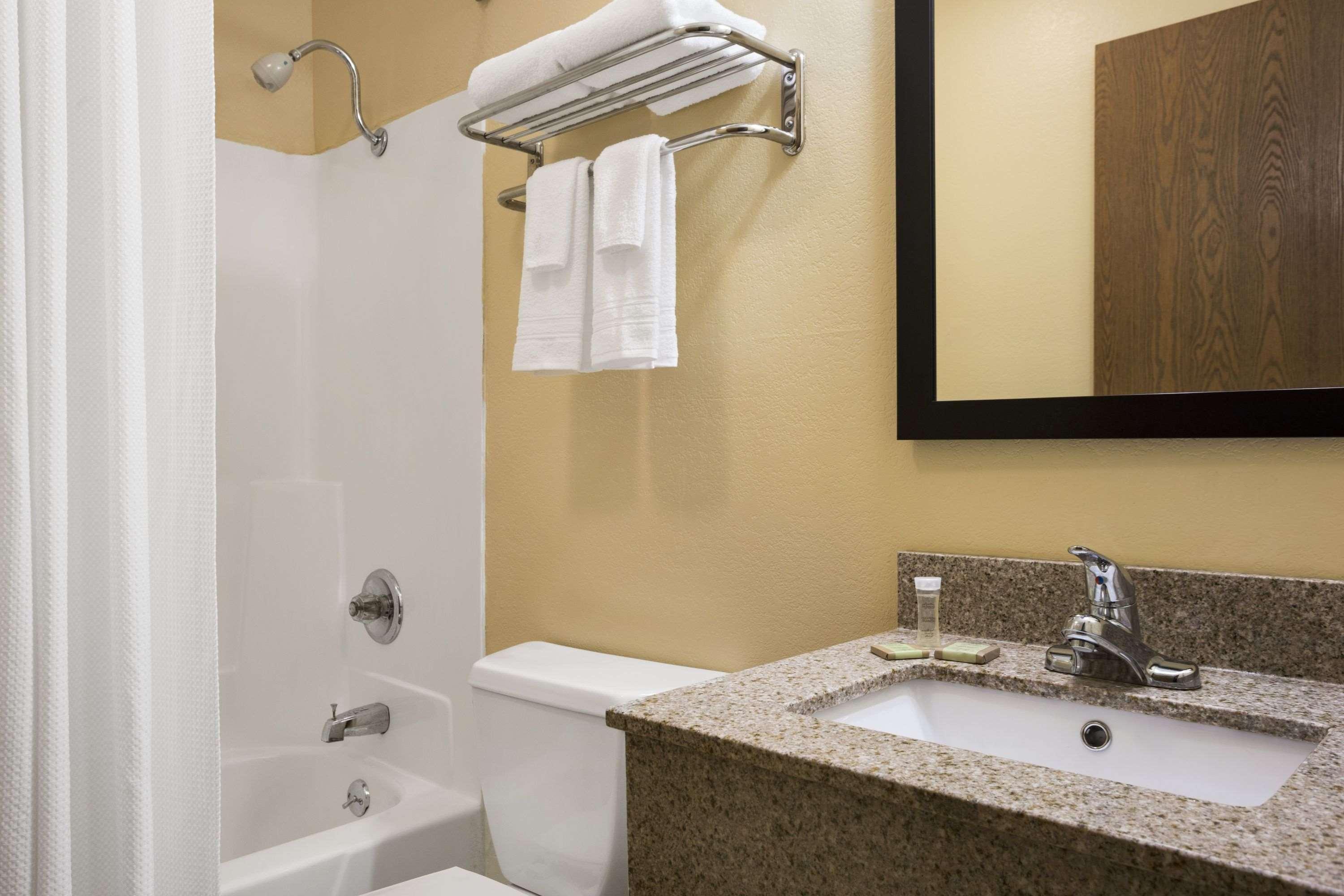 Hotel Super 8 By Wyndham Mattoon Esterno foto