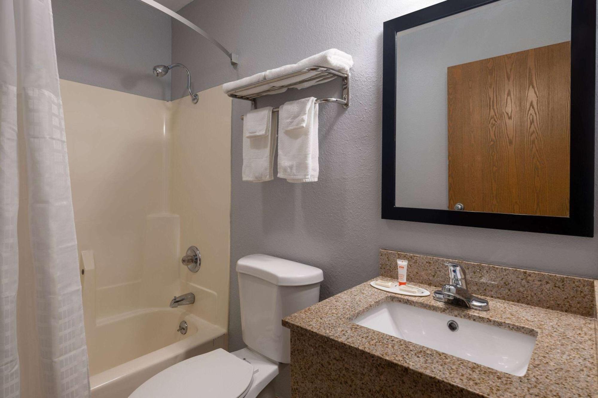 Hotel Super 8 By Wyndham Mattoon Esterno foto