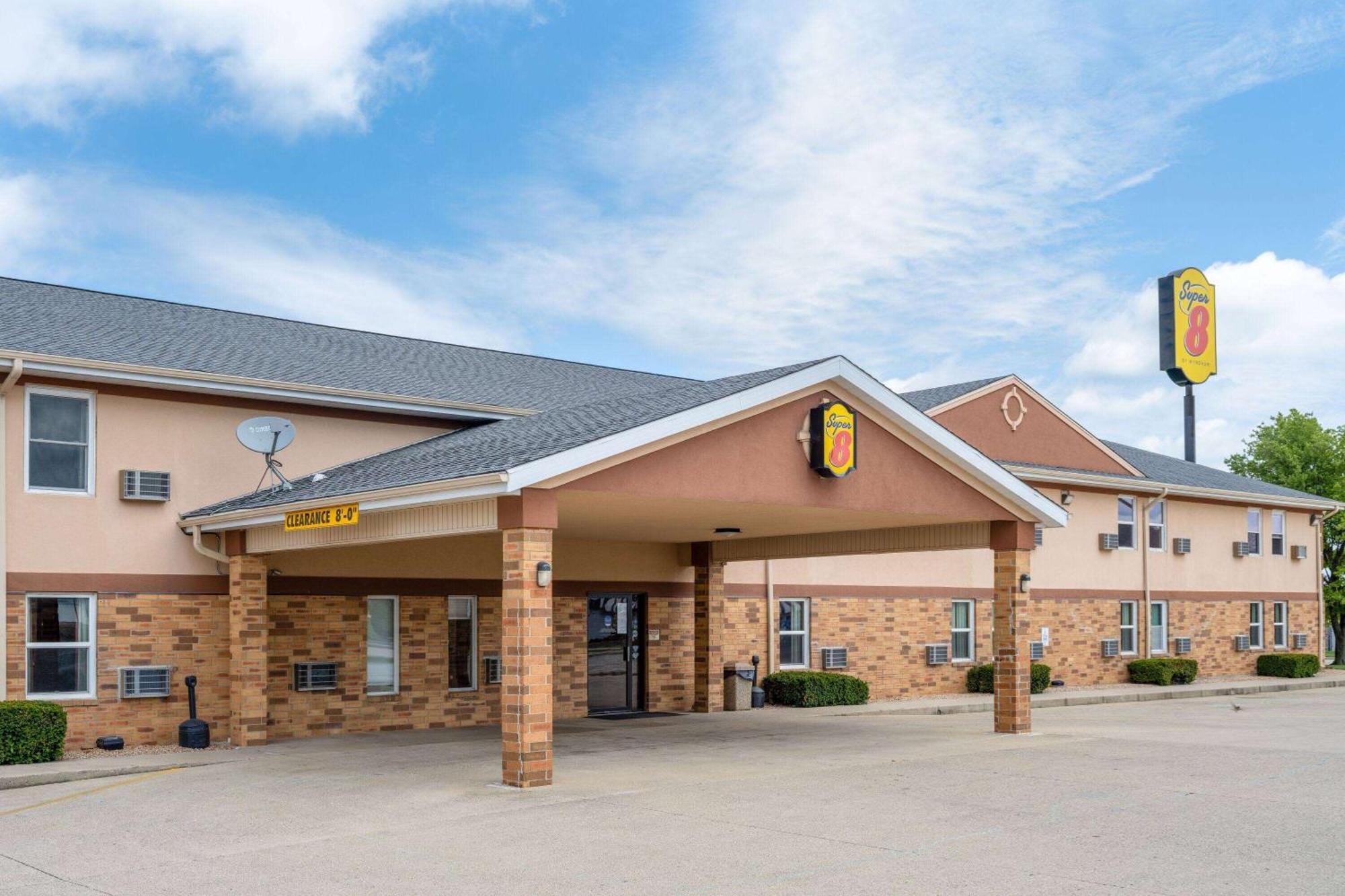 Hotel Super 8 By Wyndham Mattoon Esterno foto