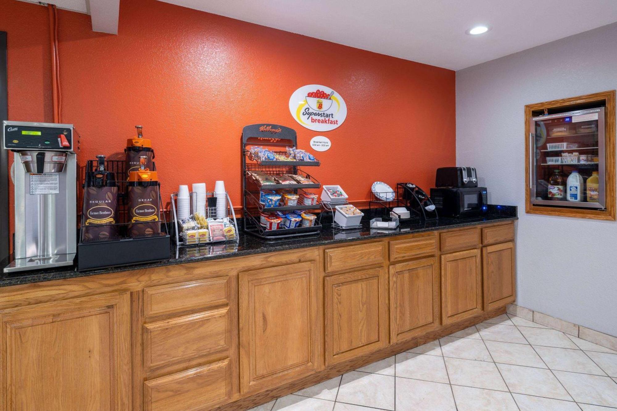 Hotel Super 8 By Wyndham Mattoon Esterno foto